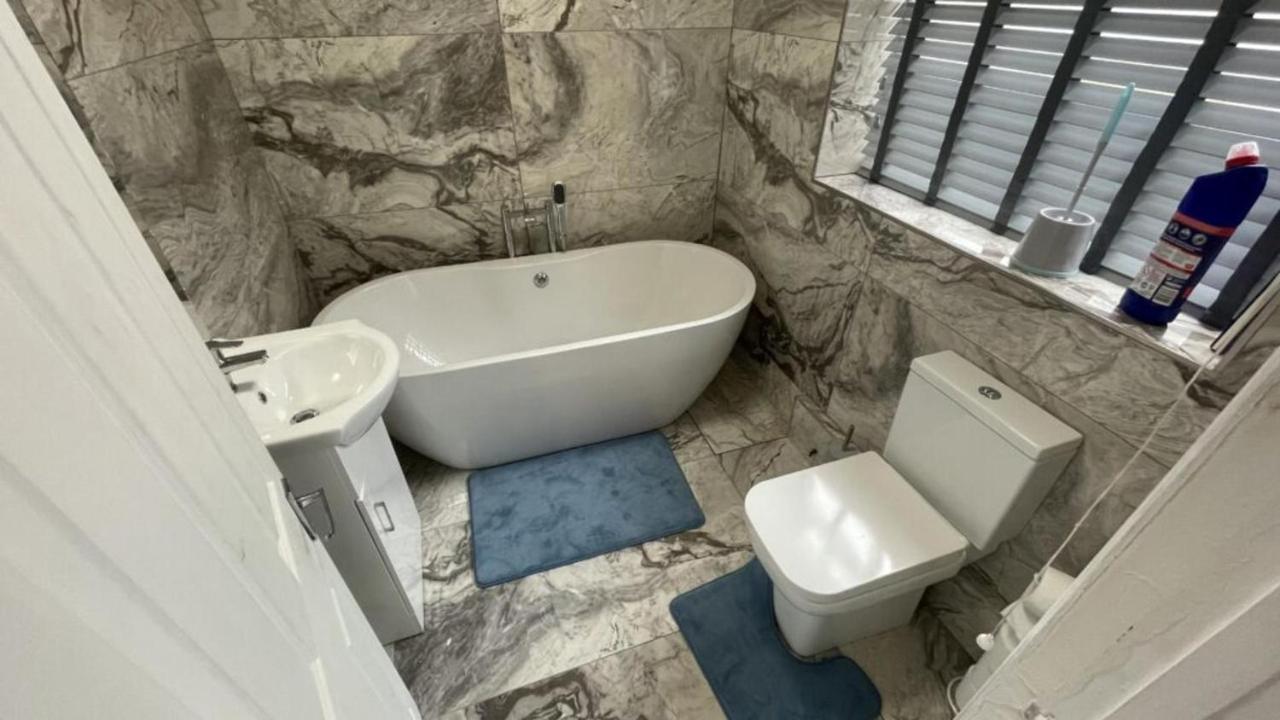 House Located Centrally For Up To 8 Guests Скарборо Екстер'єр фото